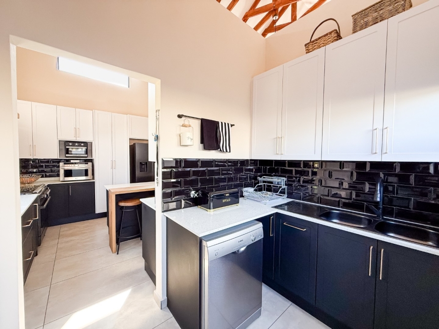 3 Bedroom Property for Sale in Meerhof North West